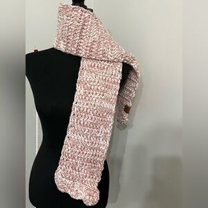 NWT KNANA KNOTS Scarf, Rose and Ivory White mixed color. Warm Soft Cozy